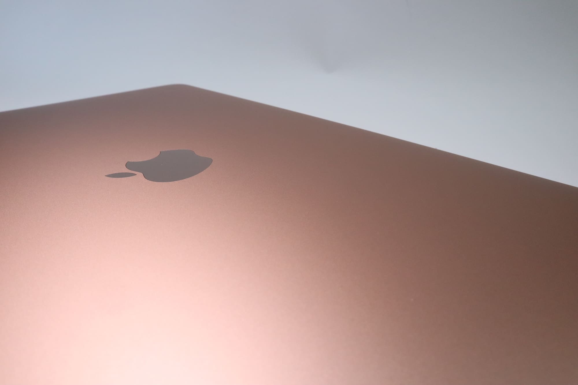 MacBook Air 2020と2019比較
